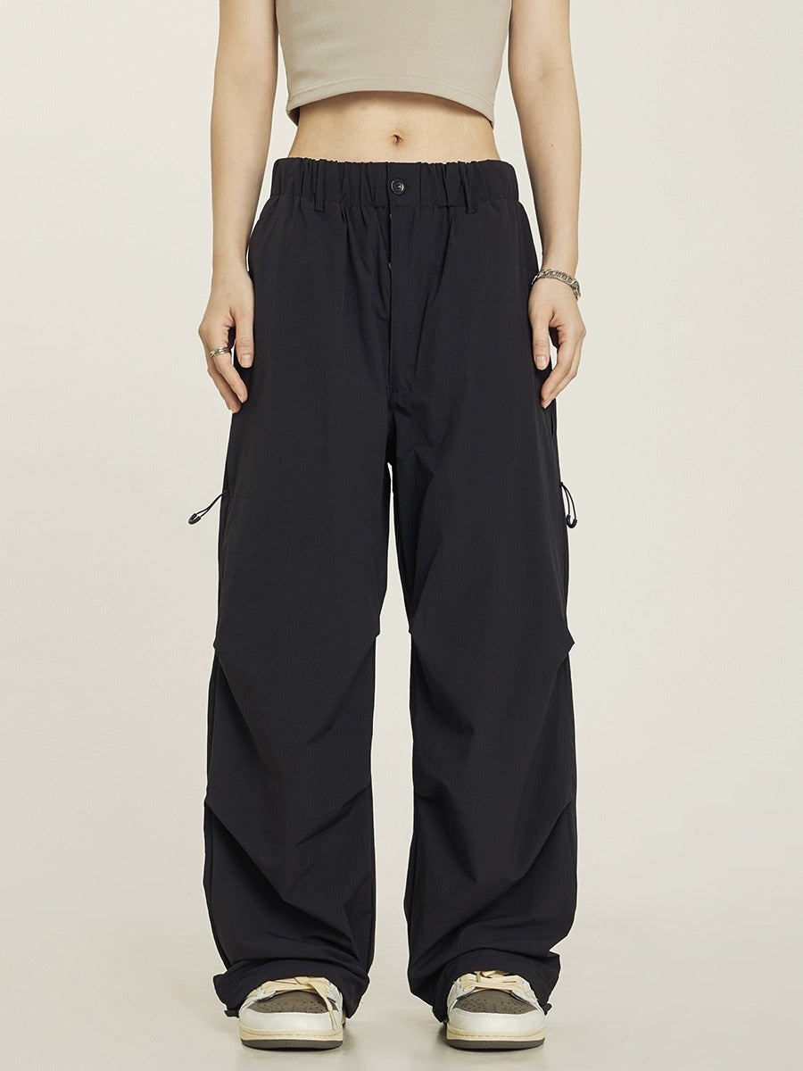 D-vine Vintage Pleated Parachute Cargo Pants - waist detail close-up