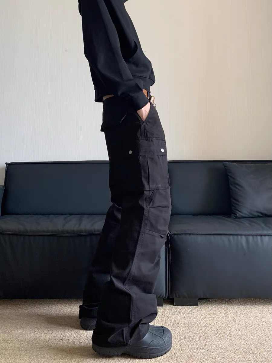 D-vine Retro Multi-pocket Cargo Pants - back view