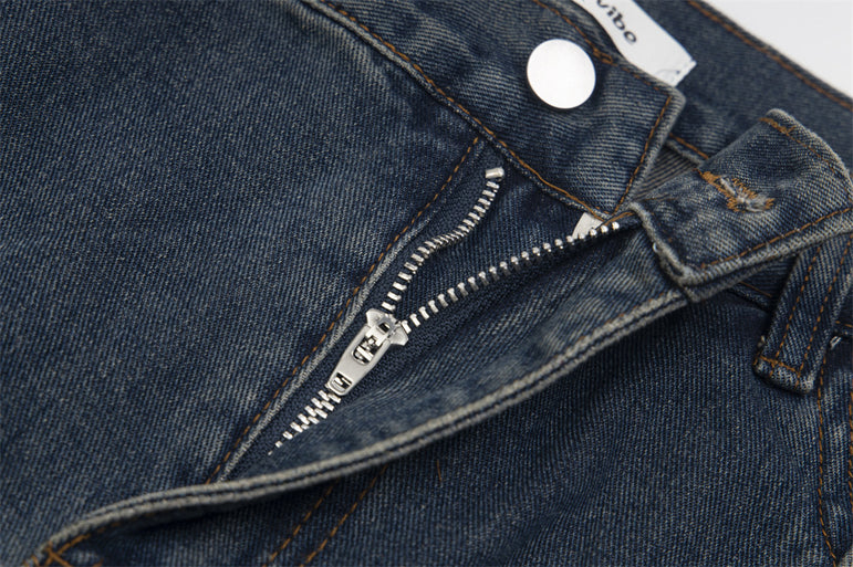 D-vine Side-Ripped Baggy Jeans - hem detail